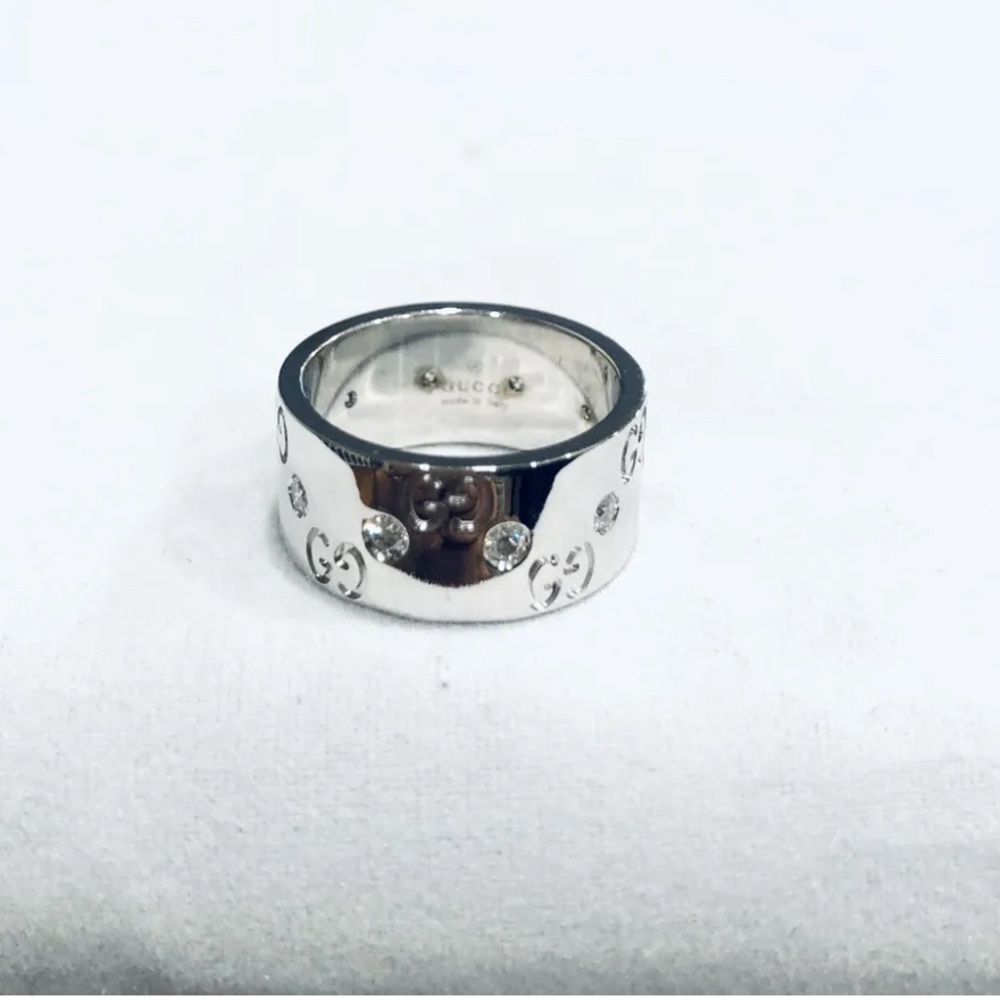 GUCCI 18k Gold GG Logo Icon 9mm Band Ring Size 5 3/4